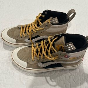 Vans snow sneakers sz 8.5